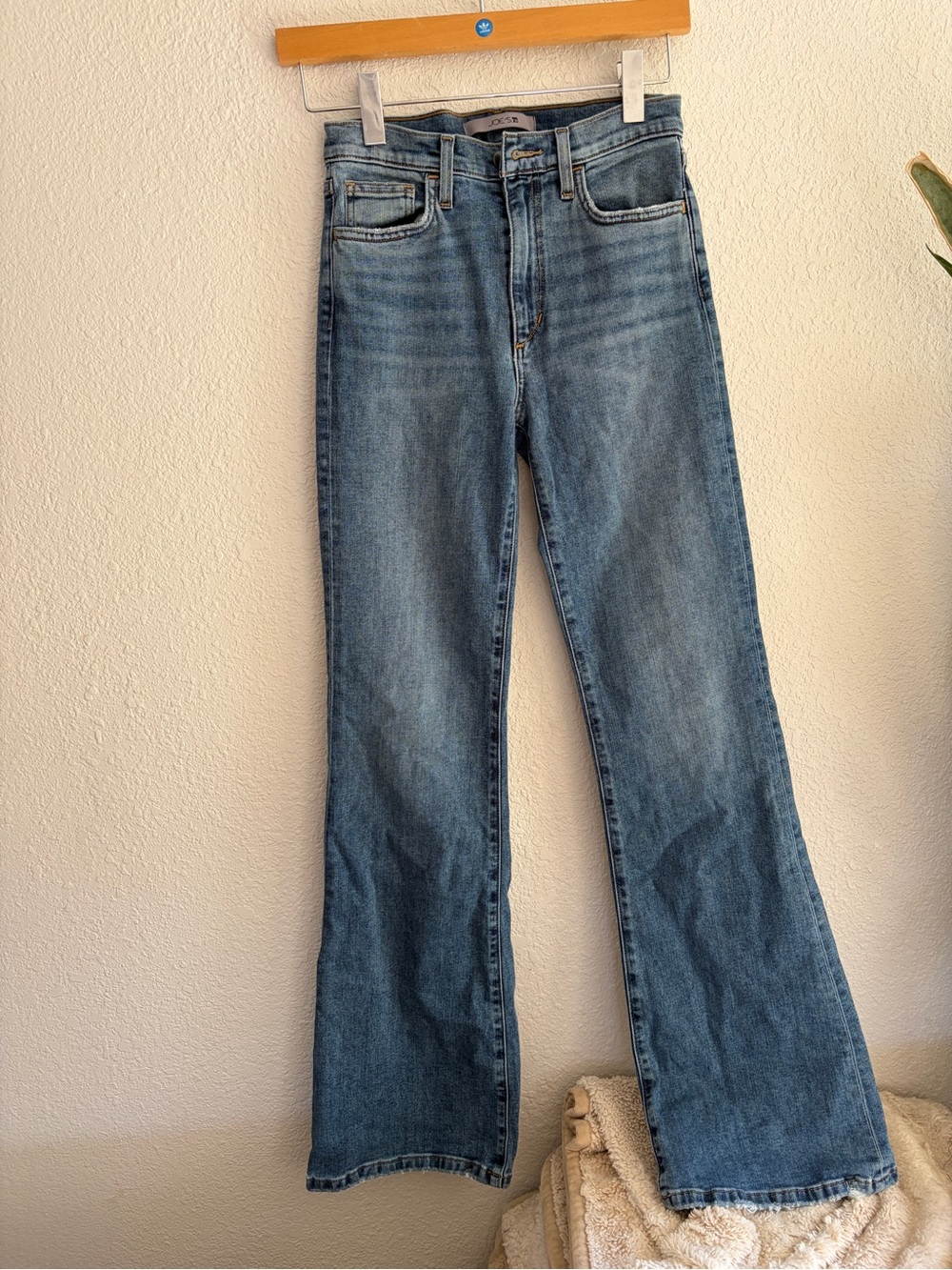 Joe's Jeans sz 27 high rise Boot Cut Jeans